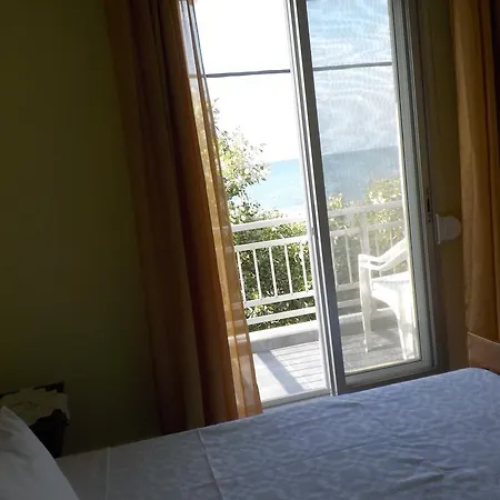 Отель Hotel Prinos *