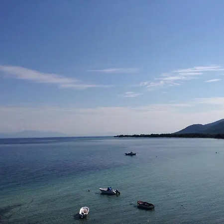 Отель Hotel Prinos *