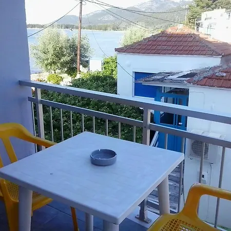 Отель Hotel Prinos