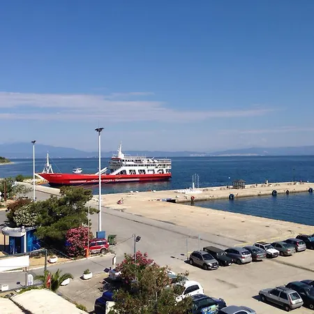 Hotel Prinos Отель *