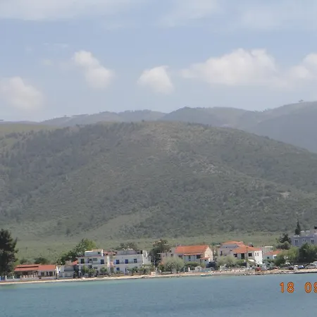 Отель Hotel Prinos *