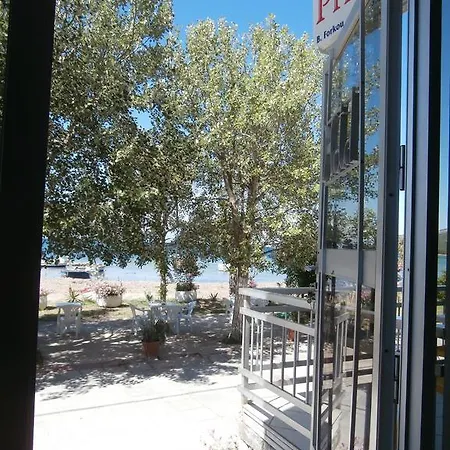 Отель Hotel Prinos *