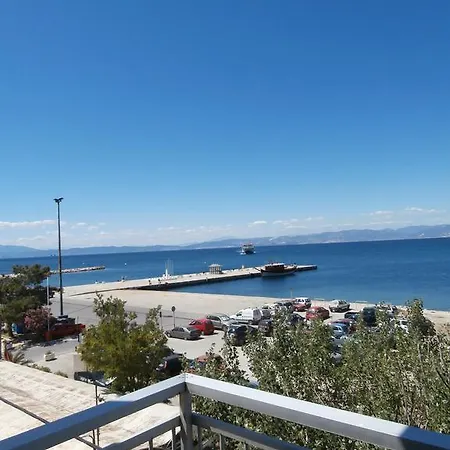 Отель Hotel Prinos