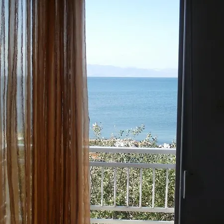 Отель Hotel Prinos *