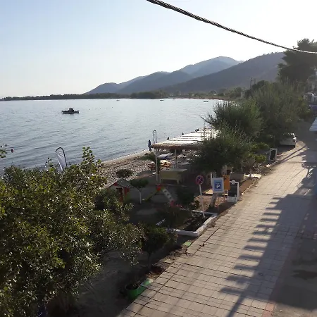 Hotel Prinos *