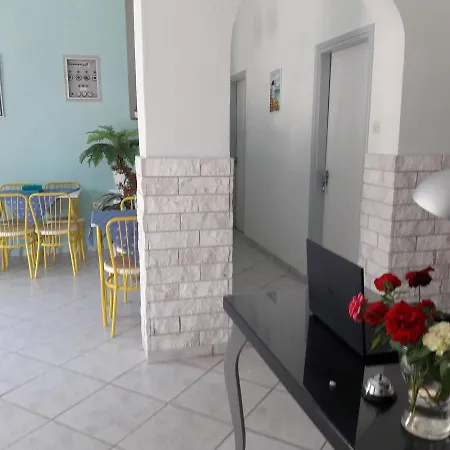 Hotel Prinos Отель *