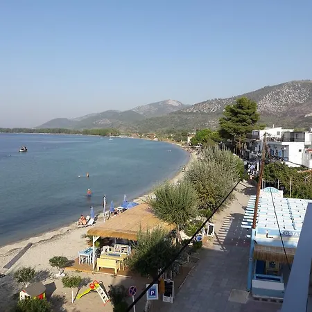 Отель Hotel Prinos *